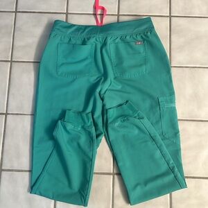 FIGS surgical green scrub pants
